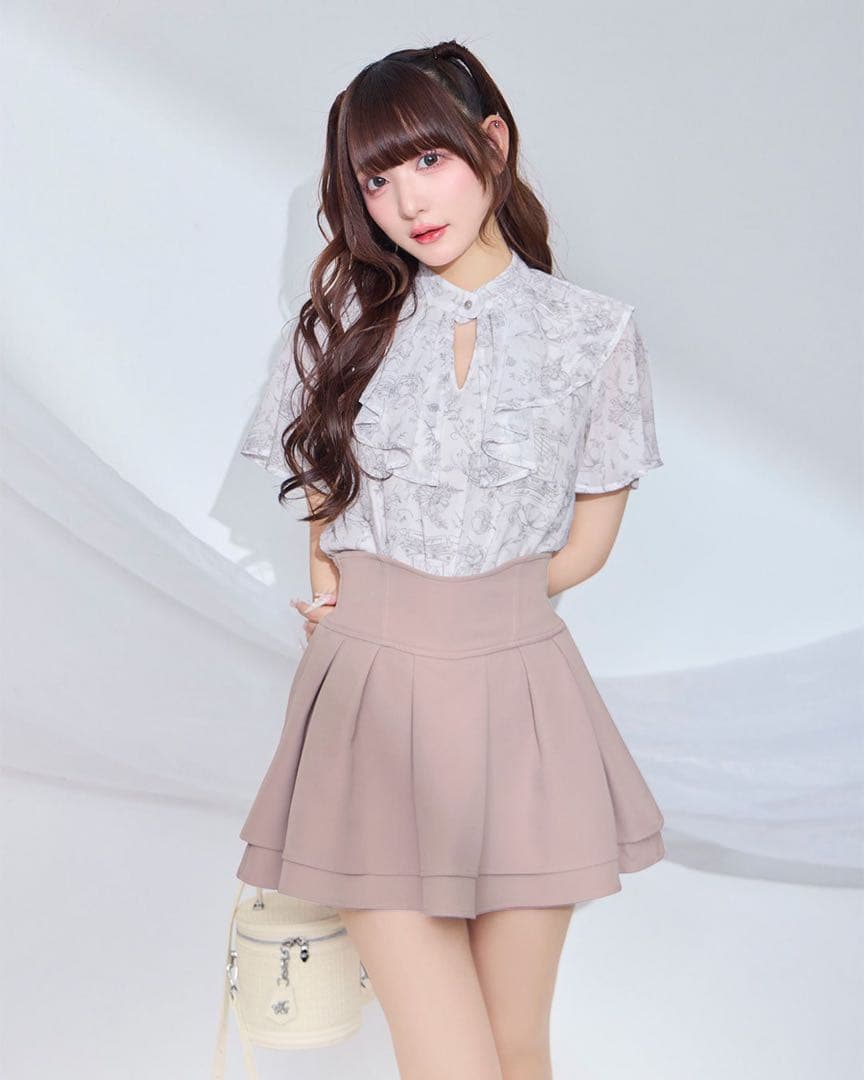 新品未使用　ミシェルマカロン　ロイヤルフルールケープブラウス　フリーサイズ