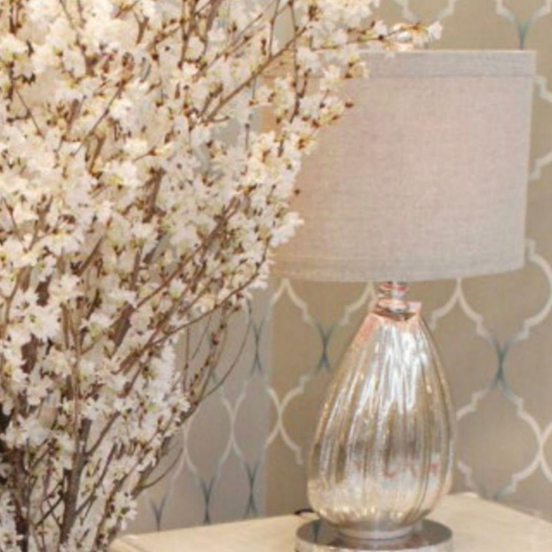 ヨーロッパ輸入　メタル&リネン使用　『ラメ入りシェードテーブルランプ』　シルバー