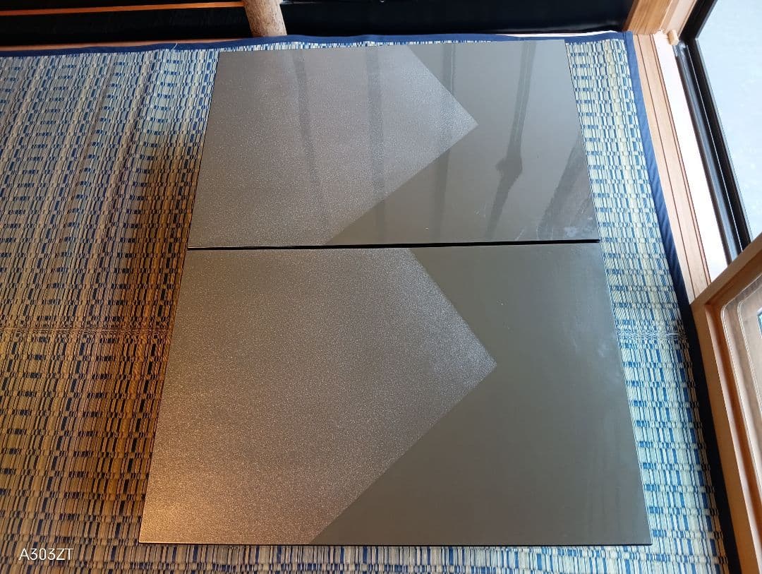 二枚にするとテーブルになります、折りたたみ式御膳　2個です