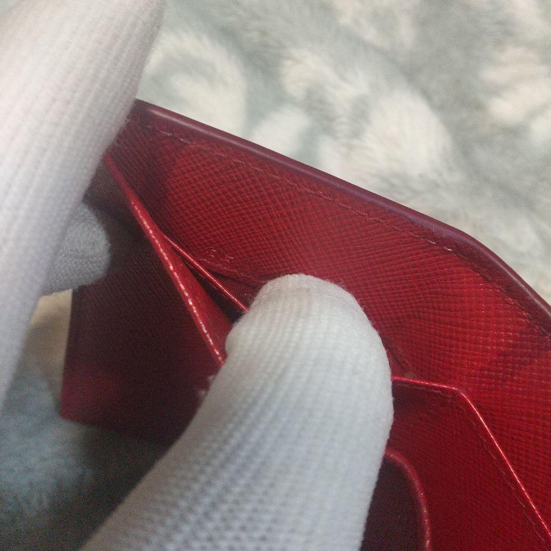 プラダPRADAコンパクトウォレット　レッド系