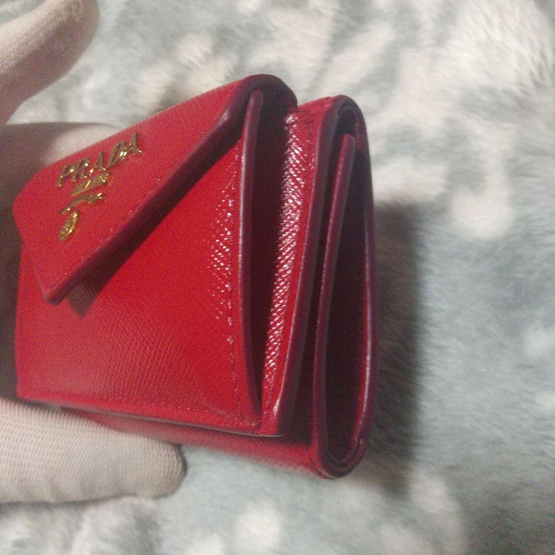 プラダPRADAコンパクトウォレット　レッド系