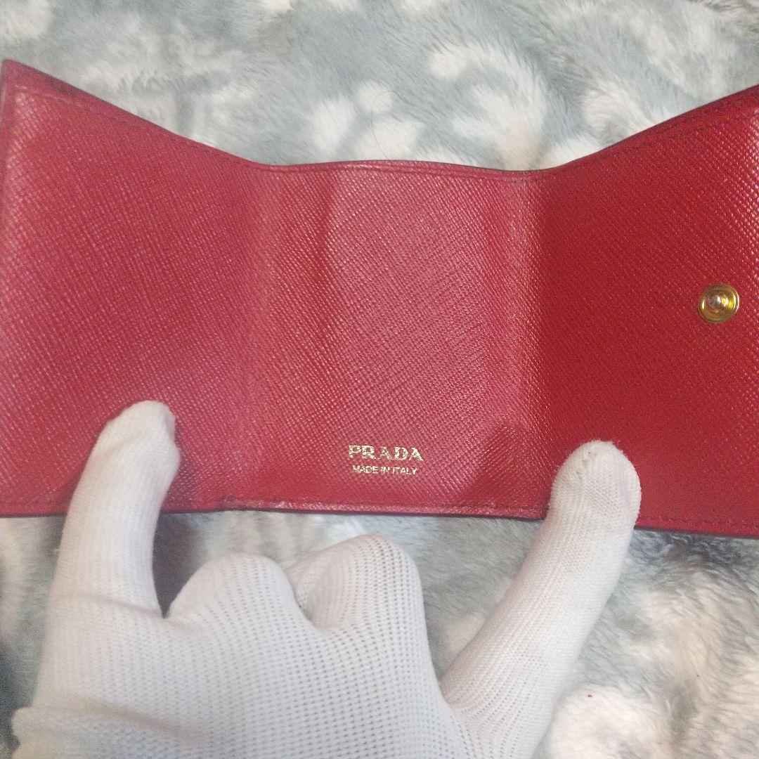 プラダPRADAコンパクトウォレット　レッド系