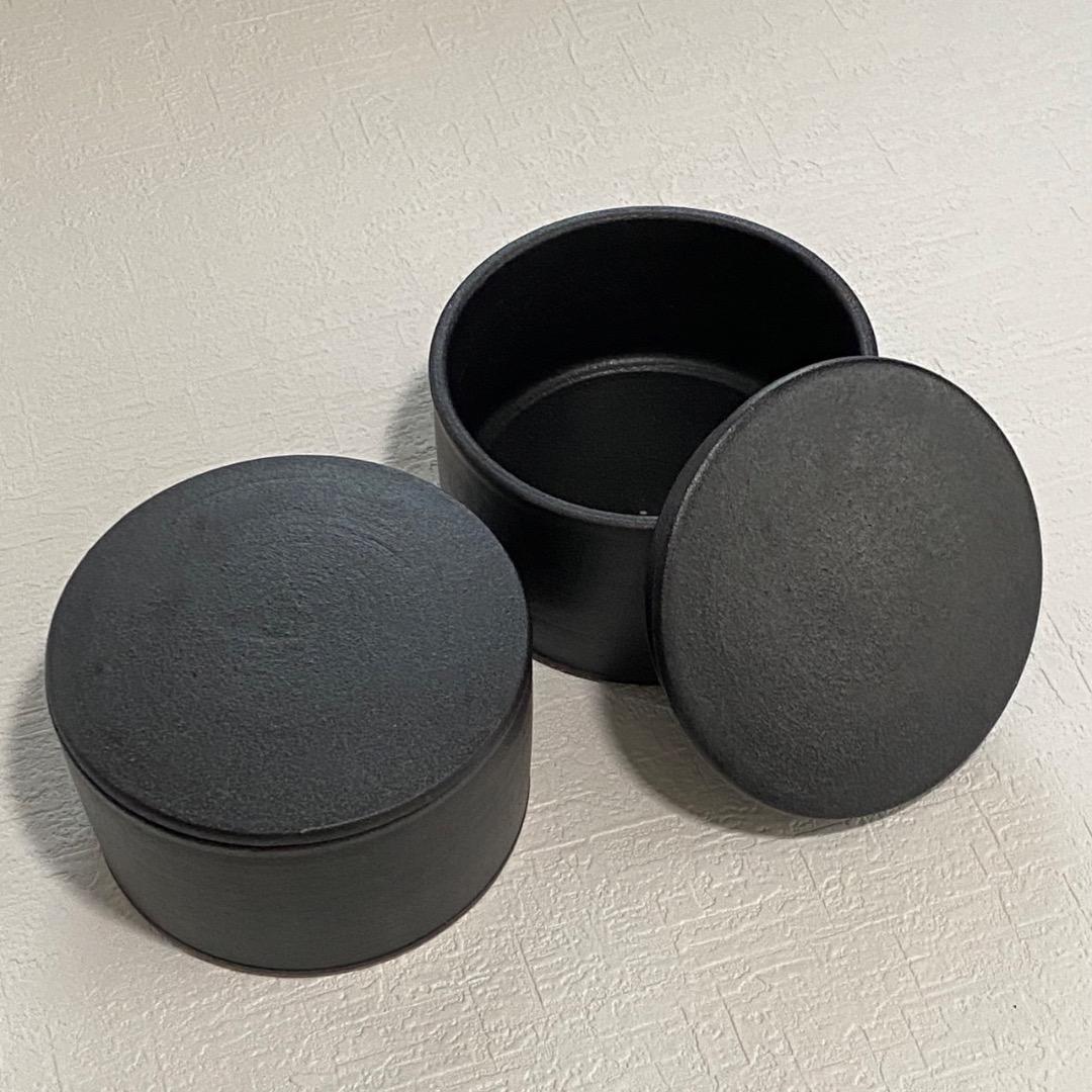 小野俊　黒鉄釉　蓋物　2点セット