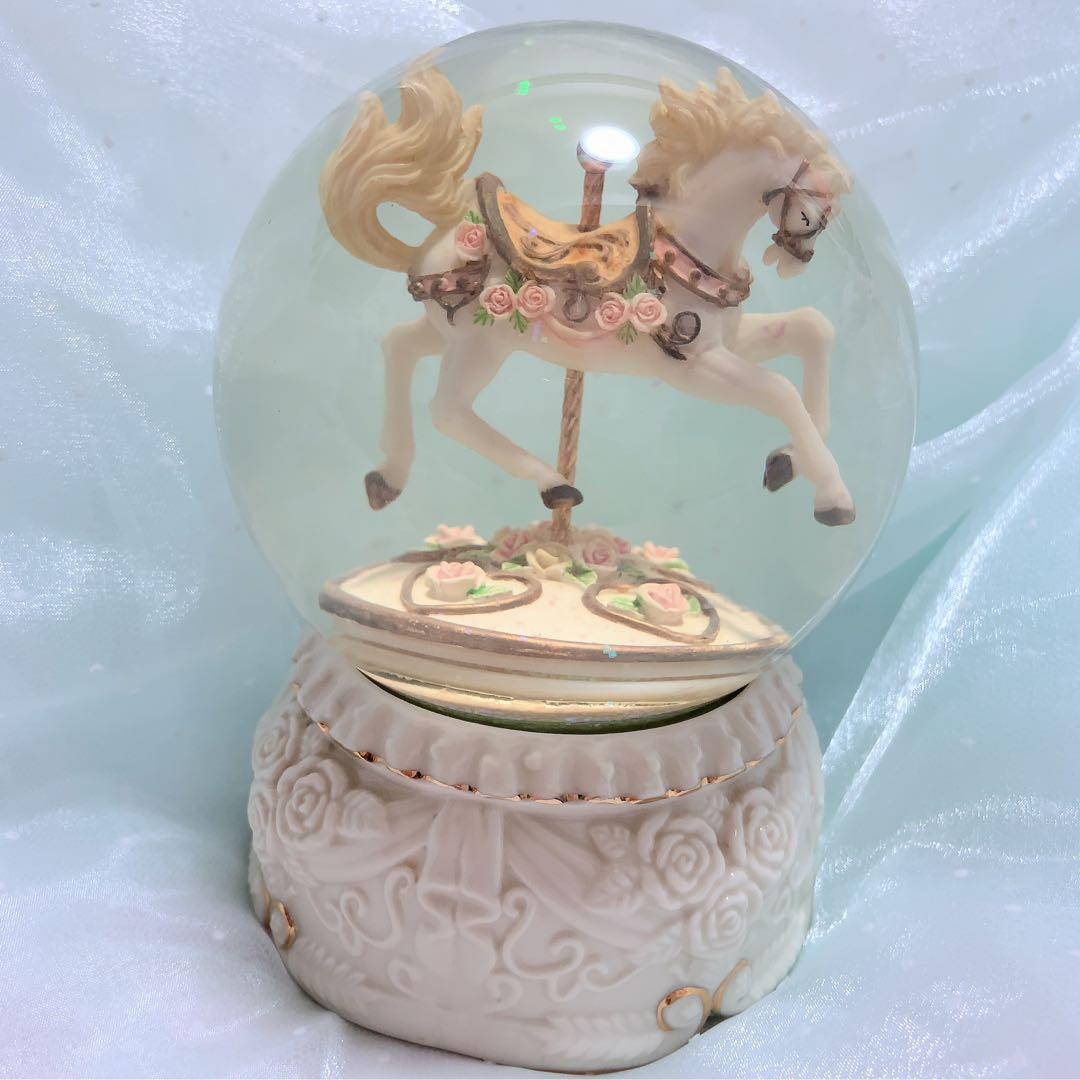 ヴィンテージ　メリーゴーランド　オルゴール付きスノードーム