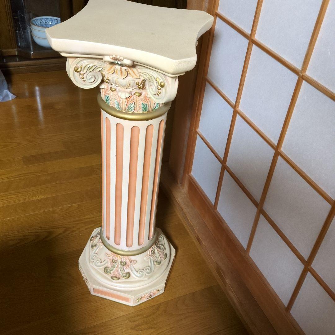 装飾的な花瓶スタンド