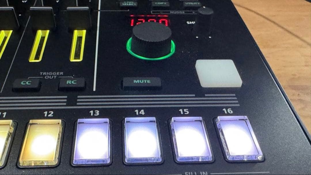 Roland　AIRA series TR-8S tr8s