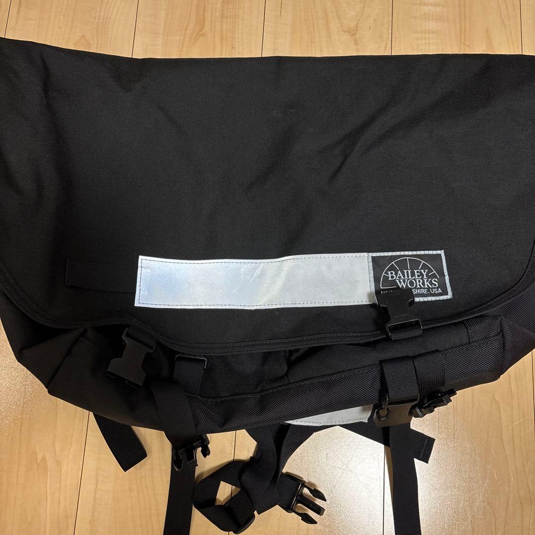 BAILEY WORKS メッセンジャーバッグ Mサイズ bluel lug