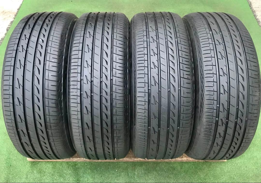 215/55 R17 BRIDGESTONE REGNOサマータイヤ 2024年