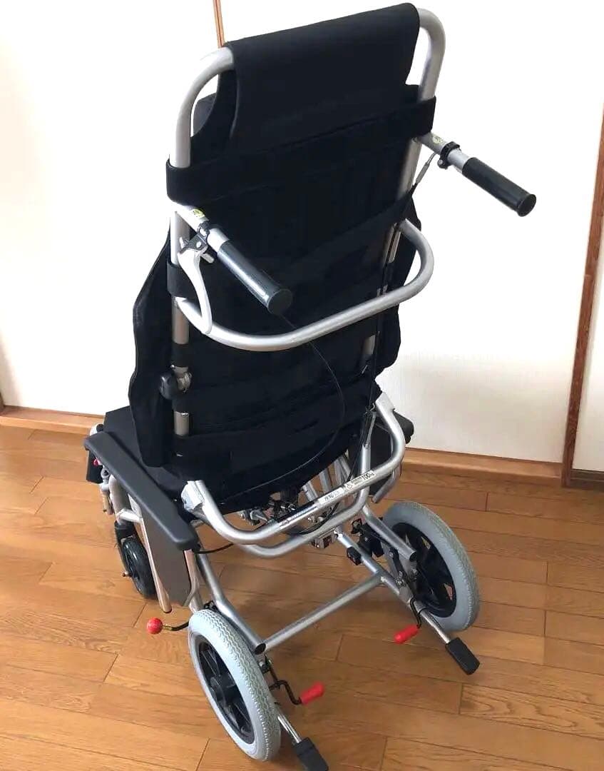 【最終値下げ!12/28までの出品】多機能&リクライニング付車椅子　emigo2