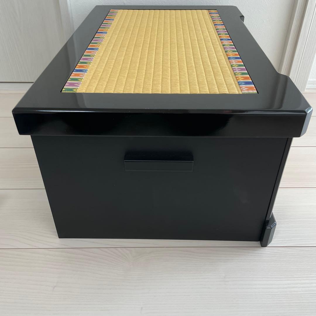 雛人形　親王飾り　収納箱　黒色木製　雛人形飾り台のみ　金色装飾