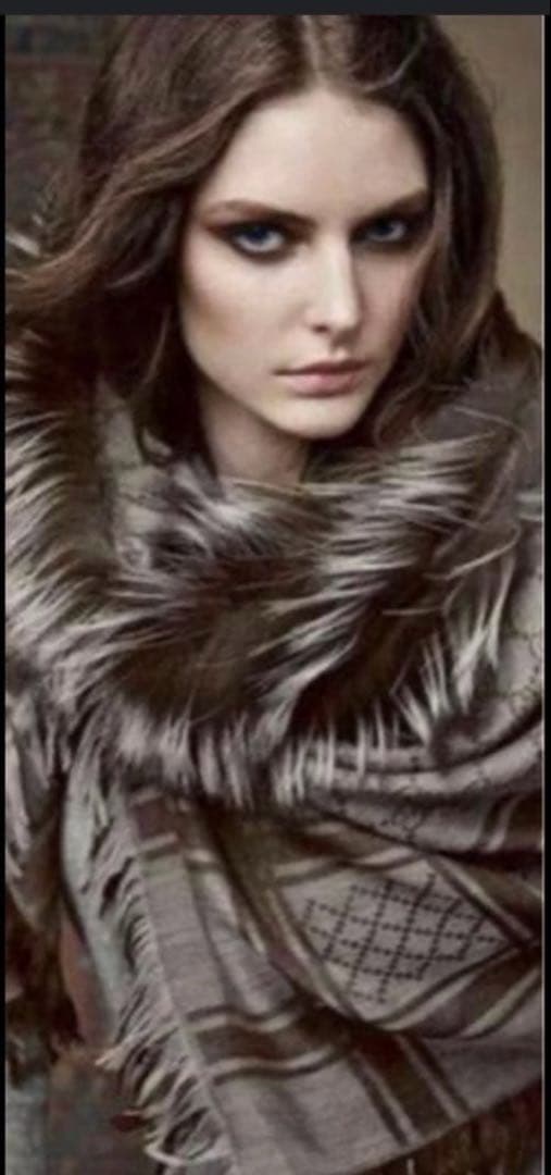 美品✨　グッチ　大判ショールストール　GG柄　シルク混　フォックスファー