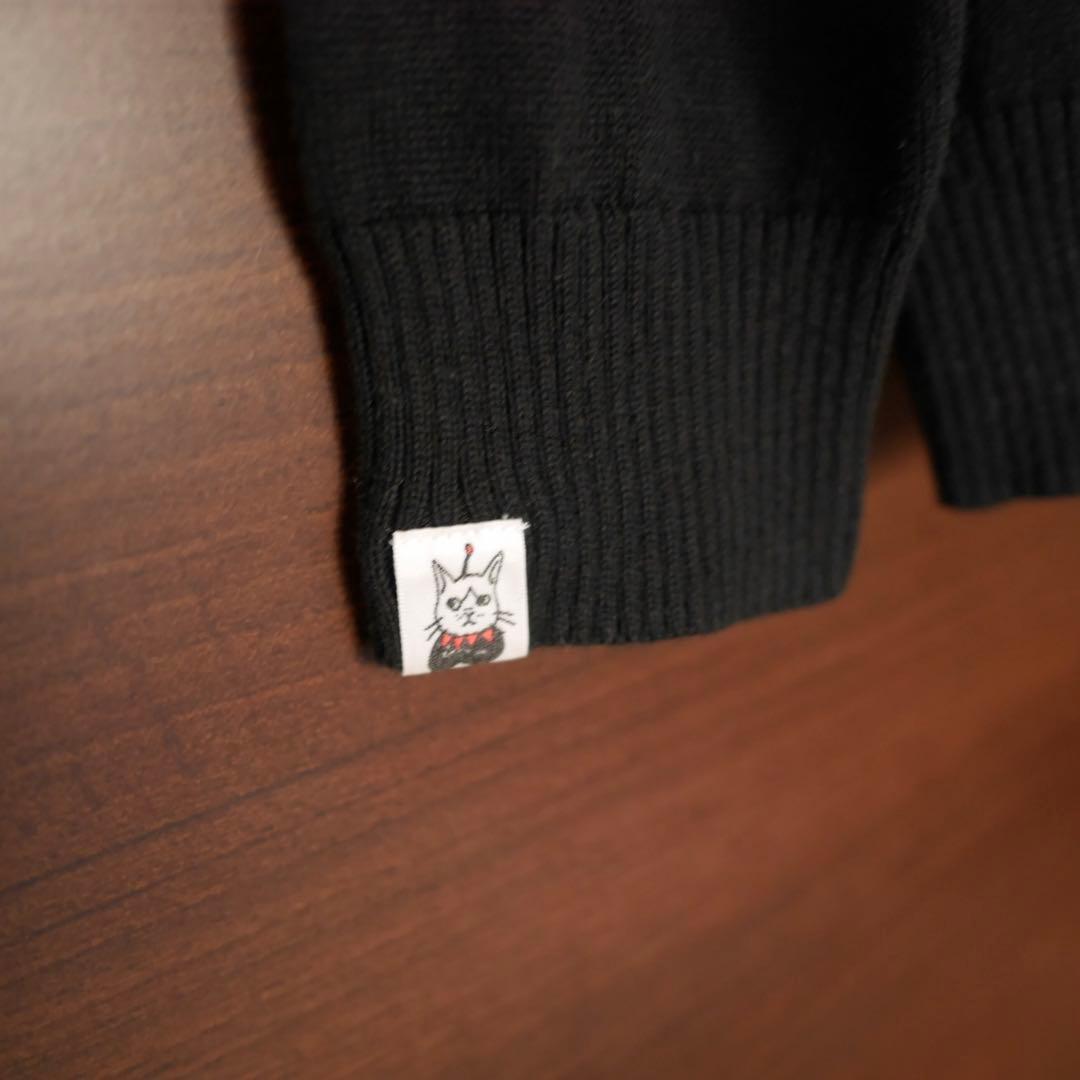 ヒグチユウコ ボリス雑貨店 Vネックセーター黒 眼花ワッペン付き