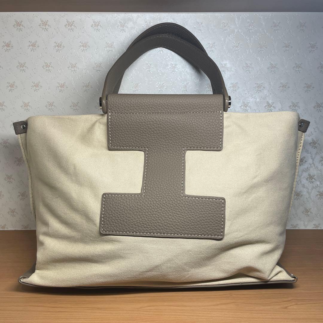 イアクッチ　バッグ　ベージュ