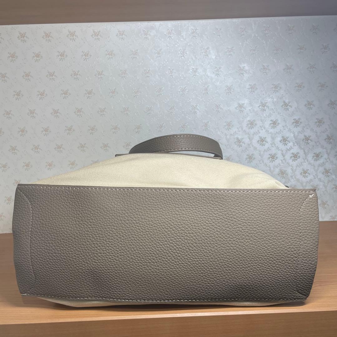 イアクッチ　バッグ　ベージュ