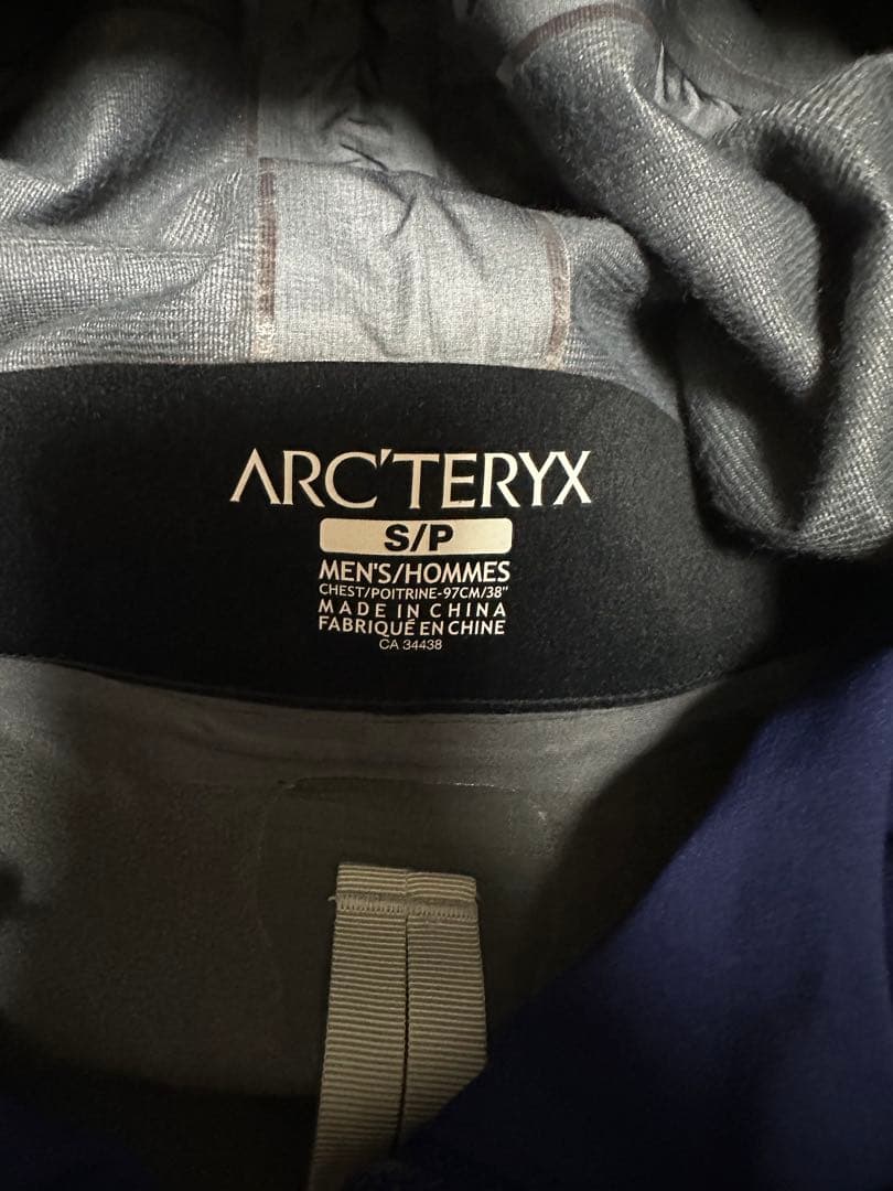 ARC'TERYX メンズ マウンテンパーカー ネイビー