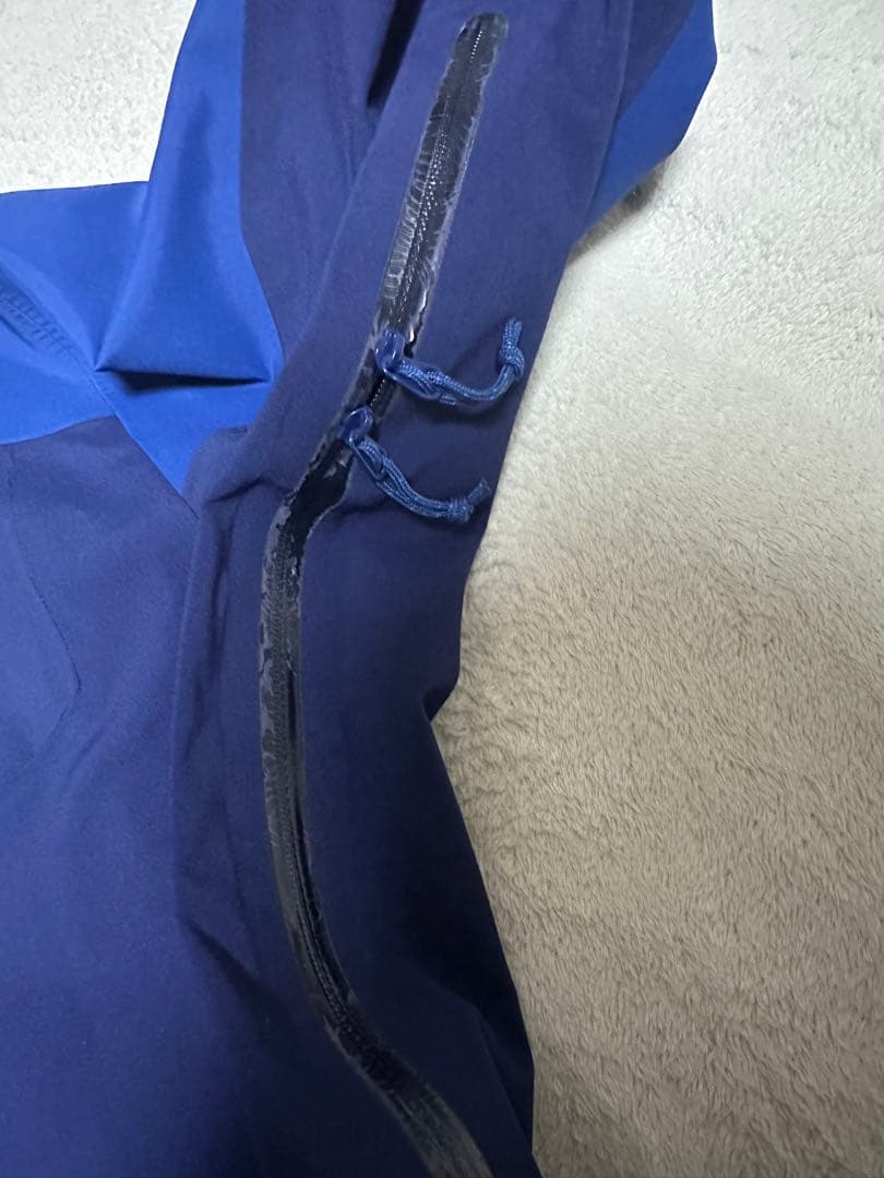 ARC'TERYX メンズ マウンテンパーカー ネイビー