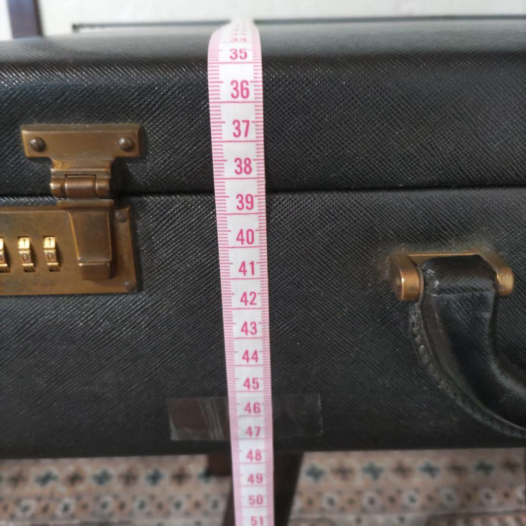 はちどりプラダ黒のビジネストランク