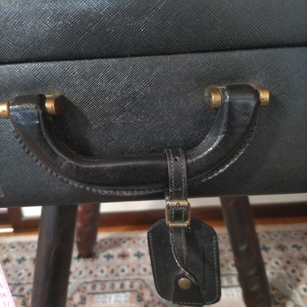 はちどりプラダ黒のビジネストランク