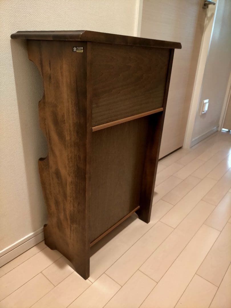 お値段変更です❢❢カリモク　コロニアル、ビンテージなマガジンラック