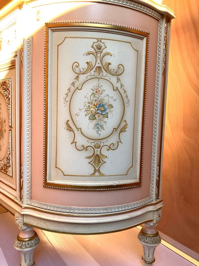 期間限定イタリア製　マリオ　コルチャゴ　サイドボード　中古　ロココ様式　希少