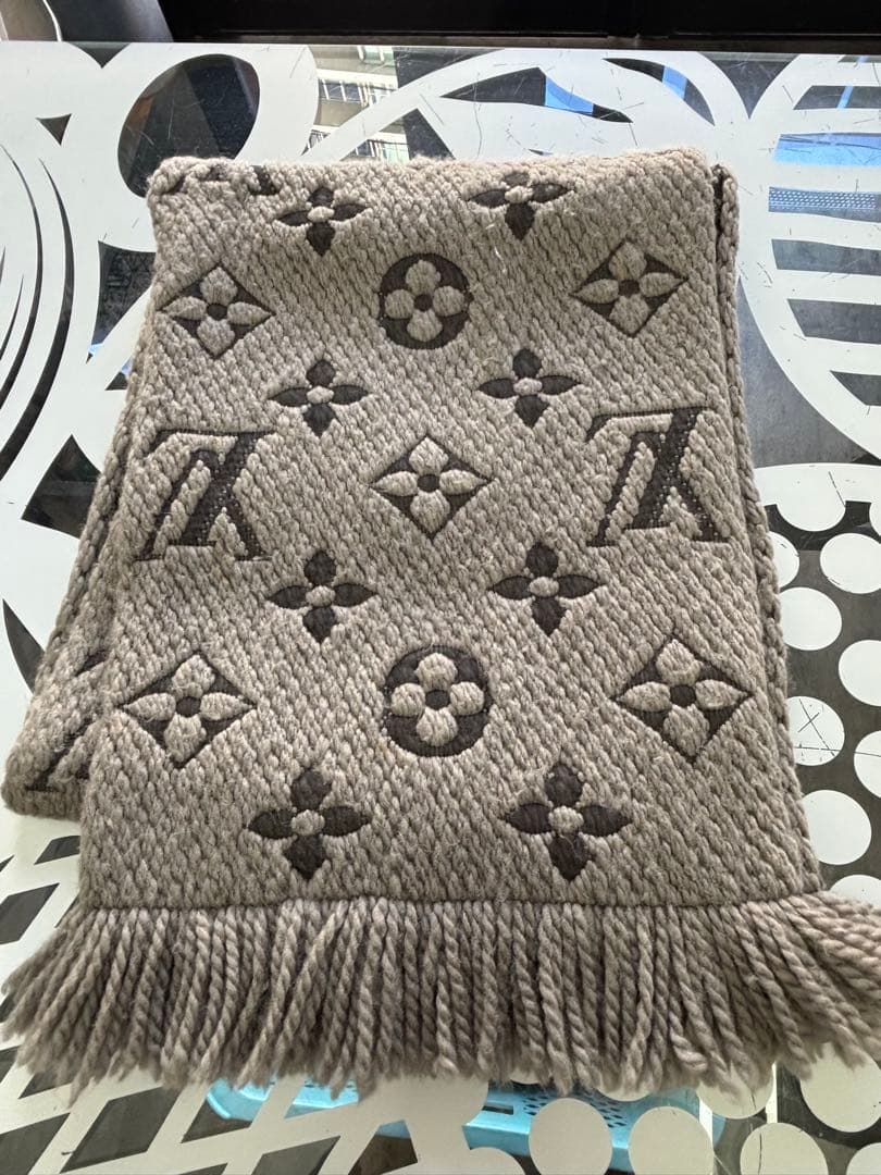 Louis Vuitton ルイヴィトン　マフラー クリーニング済❗️グレー