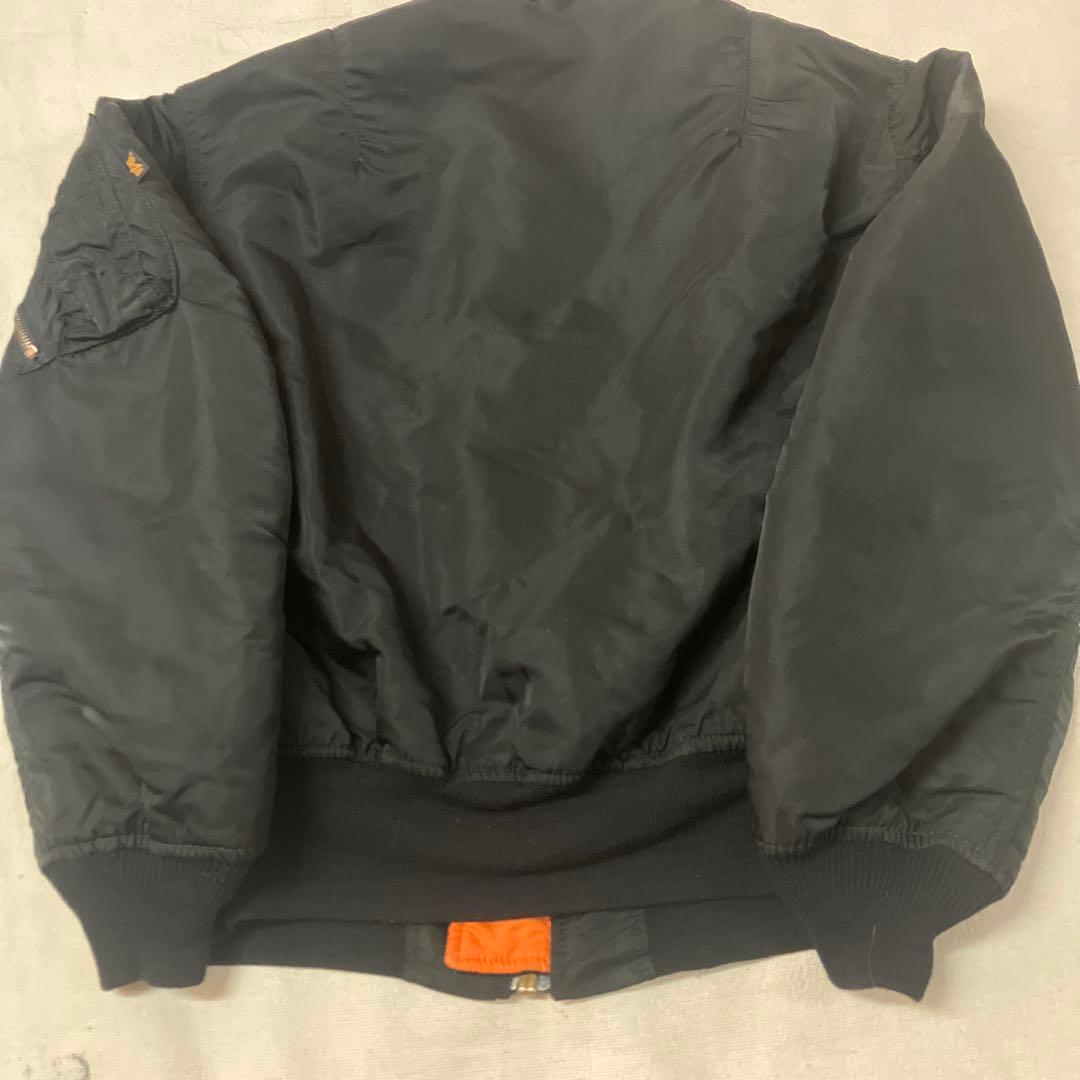 j24)ALPHAINDUSTRIES MA−1中綿入りリバーシブルブルゾン