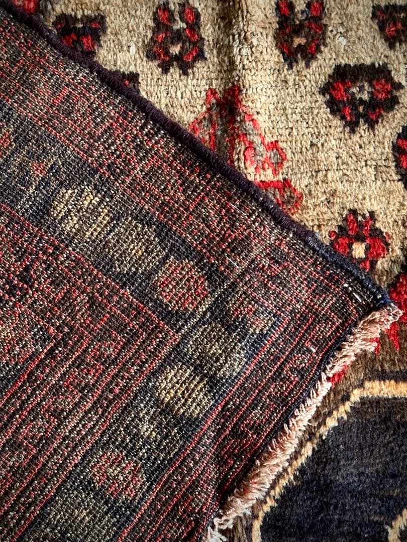 トライバルラグ　ヴィンテージラグ　タイマニ　バルーチ　アフガンラグ　プリミティブ