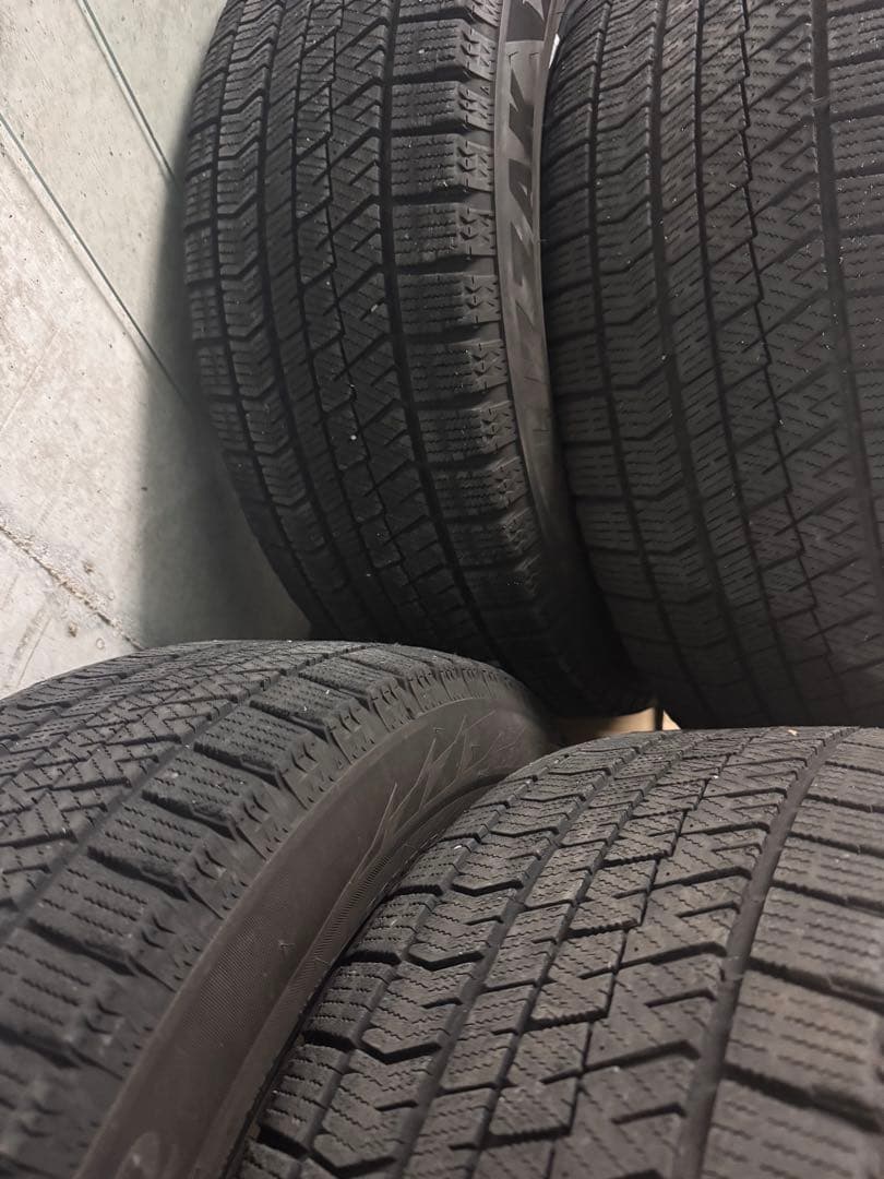 ブリヂストン　VRX2 225 55R18　　　スタッドレスタイヤ