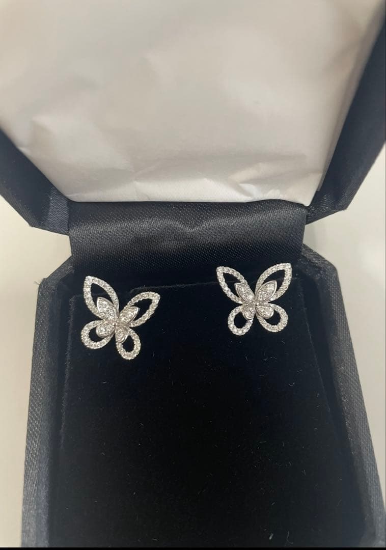 Graff風　WG バタフライシルエットダイヤピアス