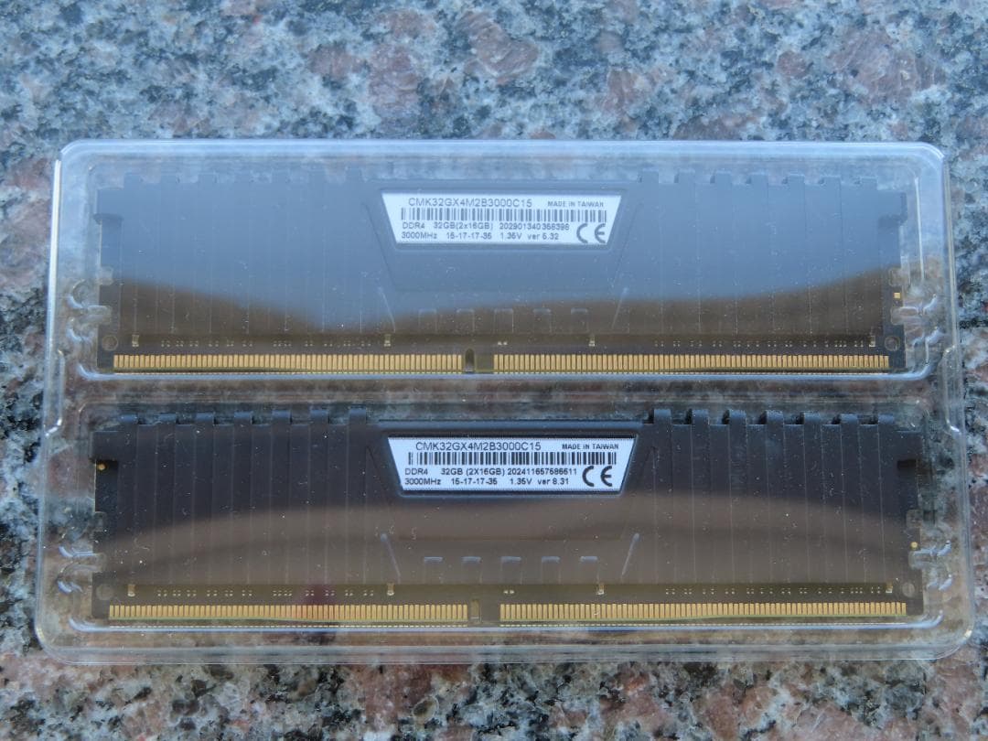 ノ*タ様 Corsair Vengeance LPX DDR4 32GB 300