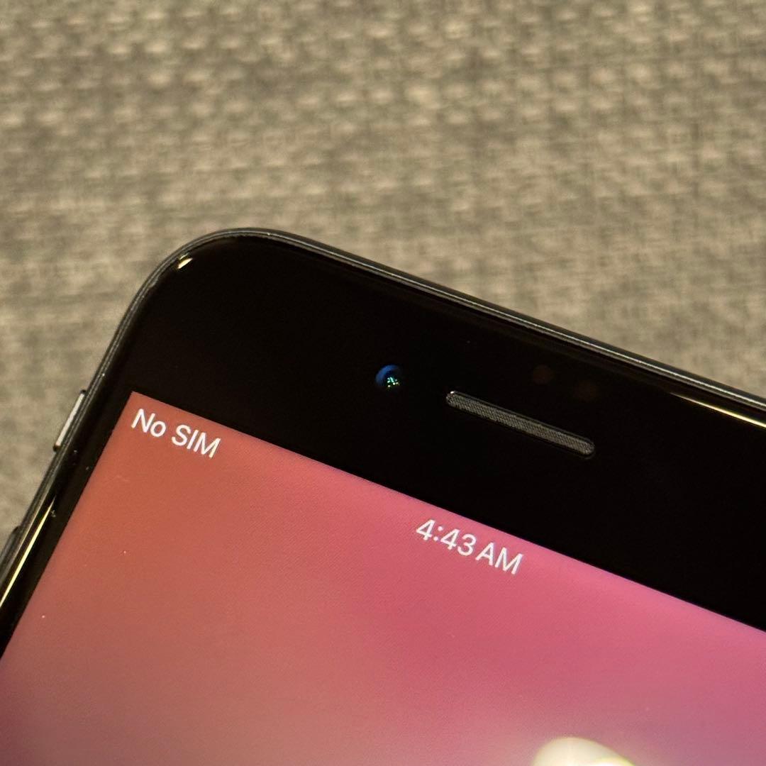 iPhoneSE 第二世代 64GB ブラック　SIMフリー　82%