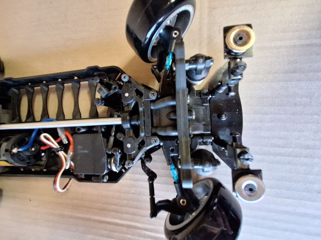 ハコスカ　4dr シャーシ付き