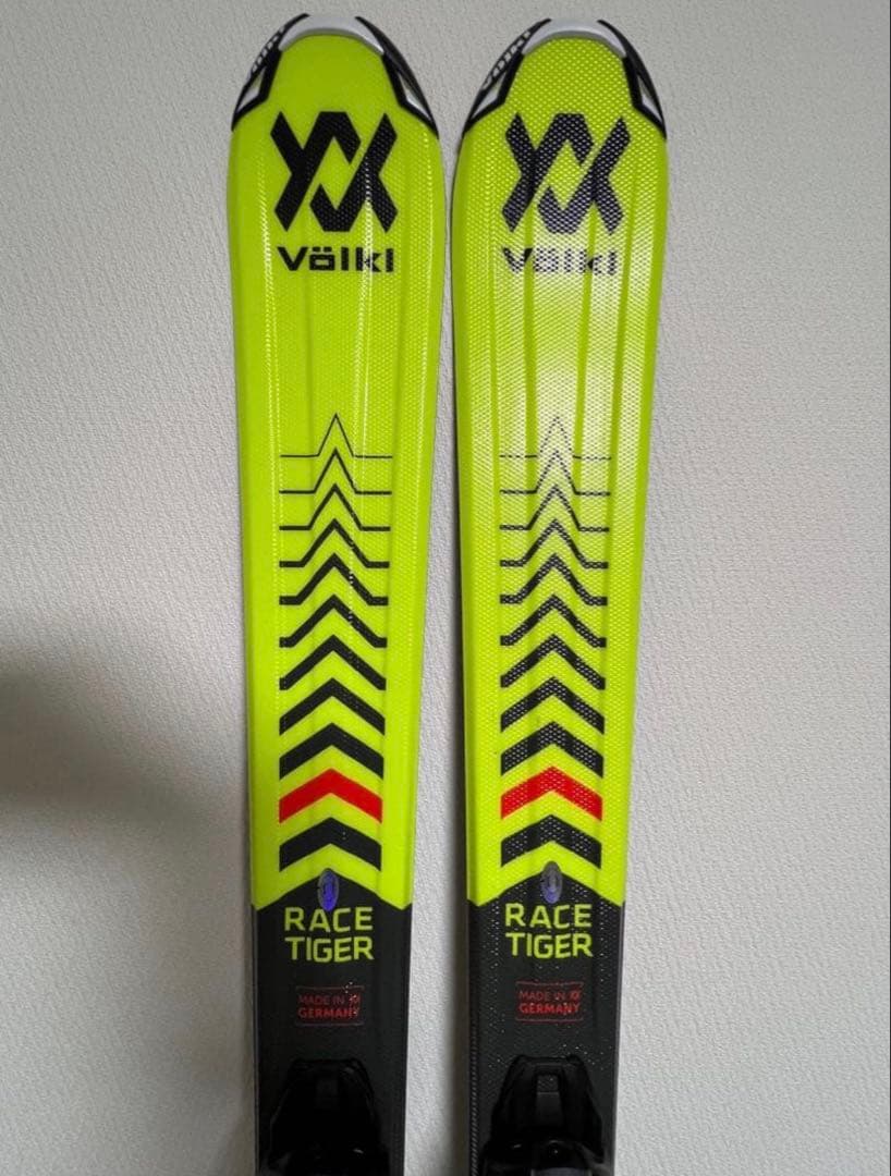 ハッピー子育てです　VOLKLE RACETIGER ジュニア用　130㎝