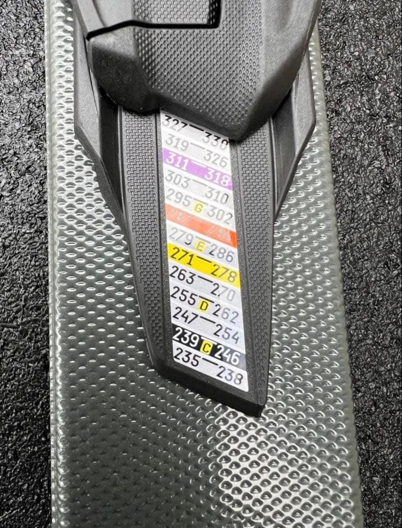 ハッピー子育てです　VOLKLE RACETIGER ジュニア用　130㎝