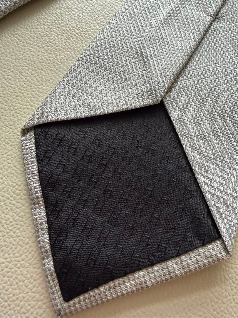 【極美品】エルメス HERMES ネクタイ シルク フランス製 ライトグレー