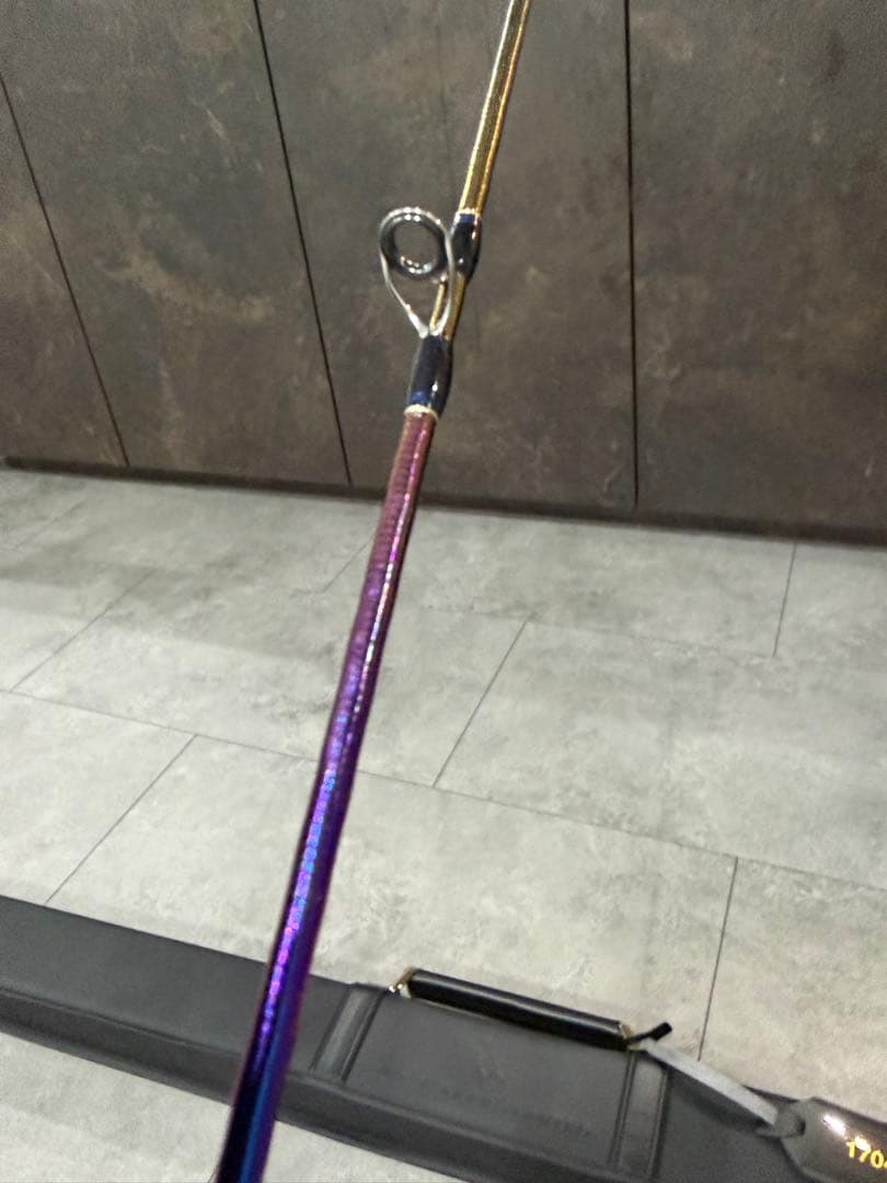 ワールドシャウラリミテッド １７０４Ｒ