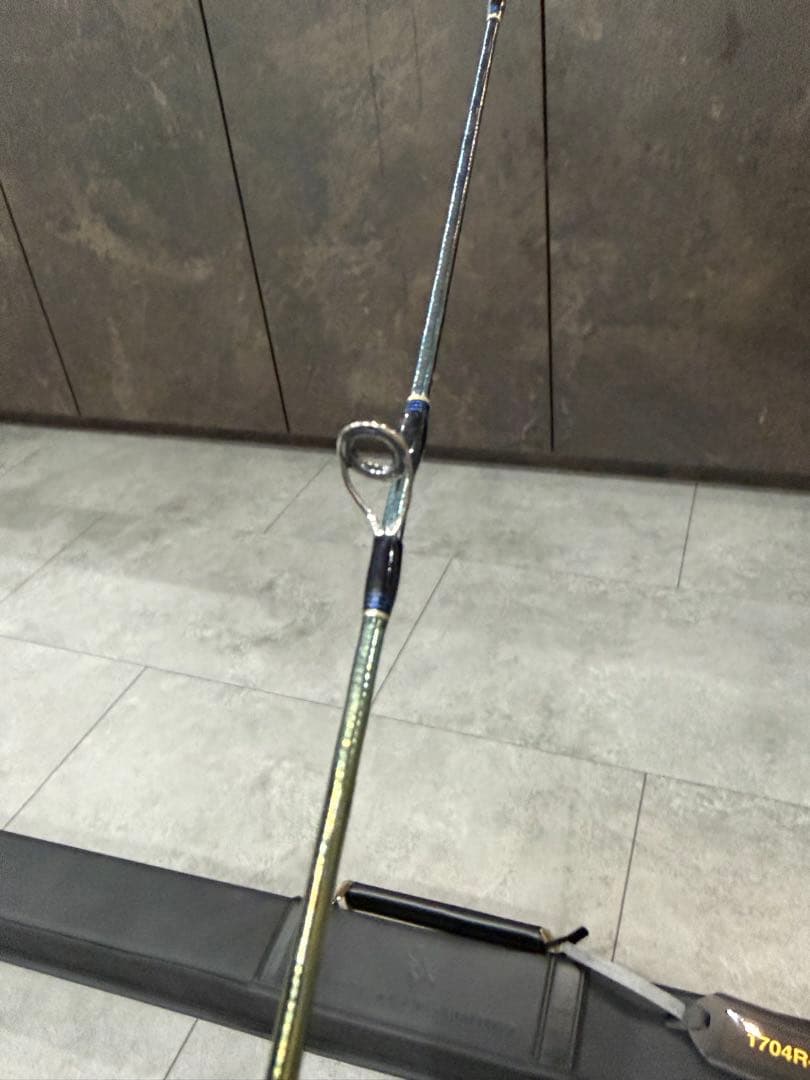 ワールドシャウラリミテッド １７０４Ｒ