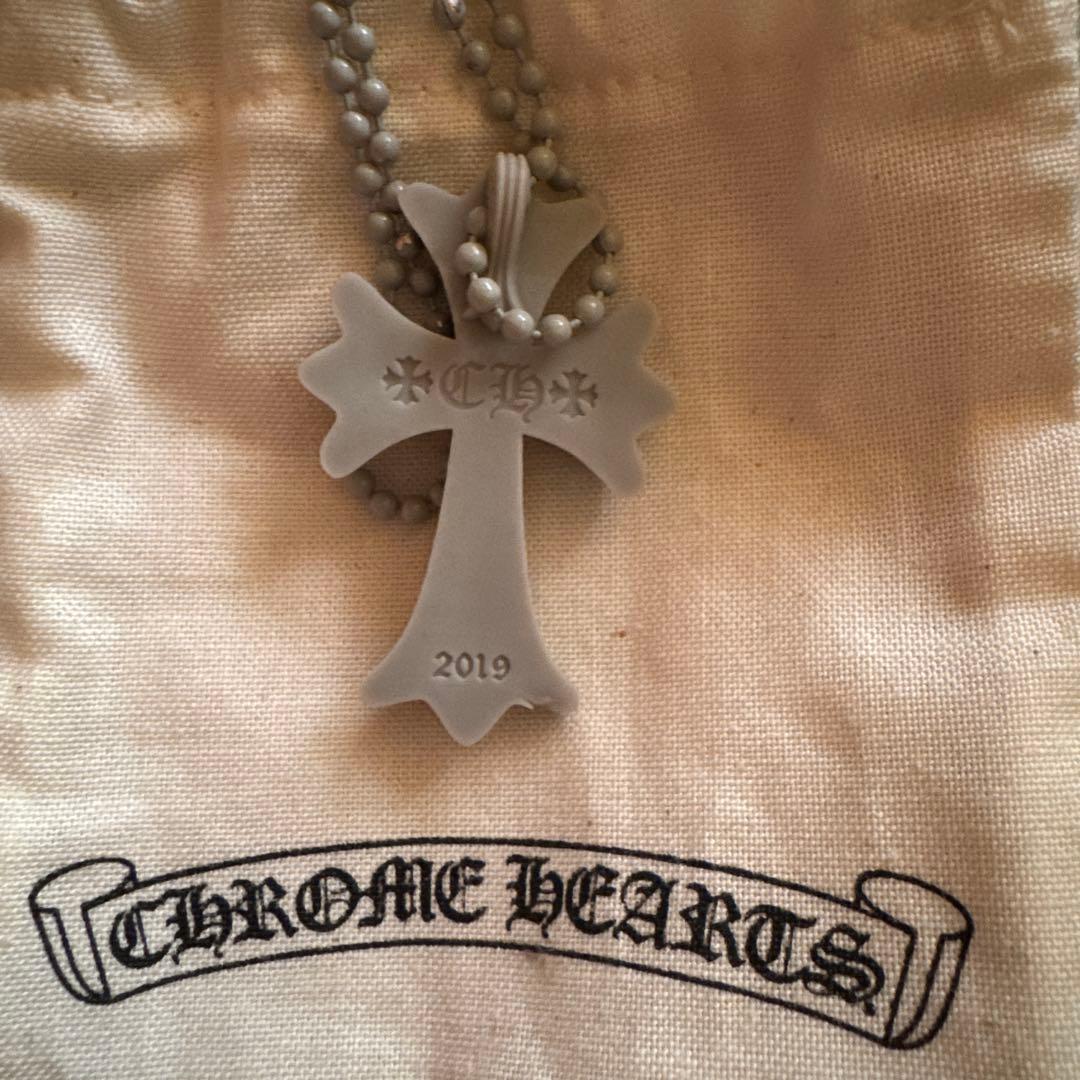CHROME HEARTS グレー クロスネックレス 2019