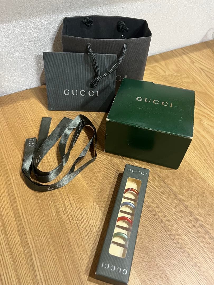 グッチ チェンジべゼル 11色