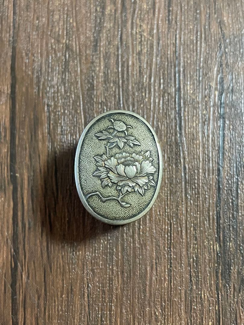 古董品/牡丹の花の彫刻付きアクセサリーケース