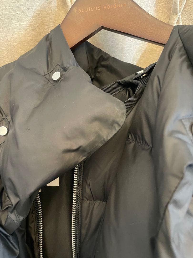 un3d ギャザー入りダウンジャケット