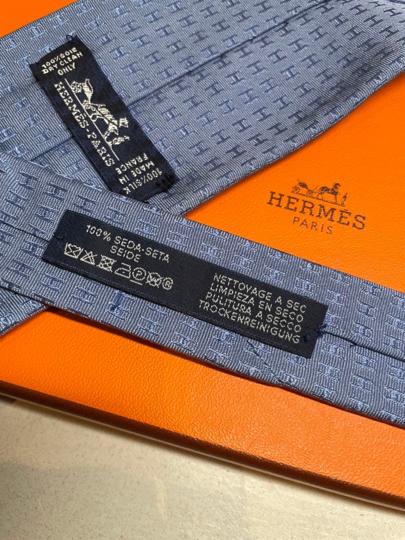 【極美品】HERMES ブルー系　テクスチャー H総柄ネクタイ　成人式向け