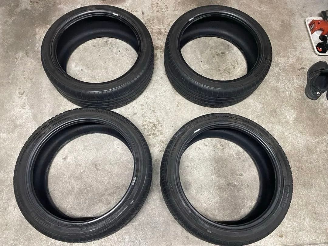 送料込み‼️MOMO 18インチサマータイヤ 225/40R18 4本セット