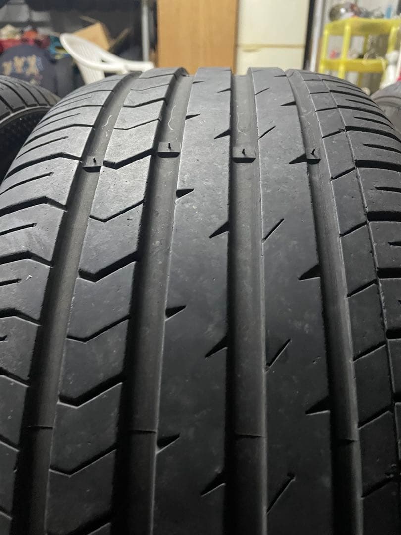 送料込み‼️MOMO 18インチサマータイヤ 225/40R18 4本セット