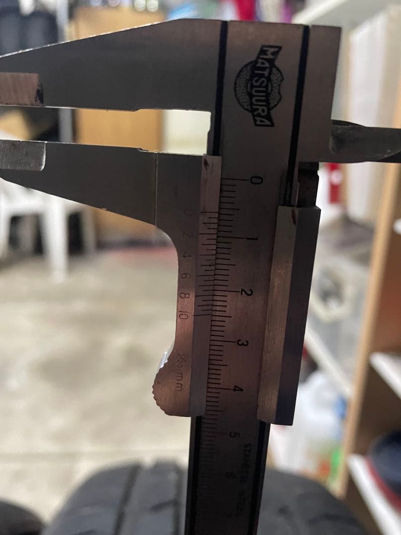 送料込み‼️MOMO 18インチサマータイヤ 225/40R18 4本セット