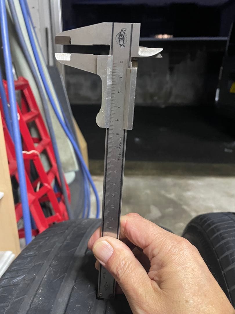 送料込み‼️MOMO 18インチサマータイヤ 225/40R18 4本セット