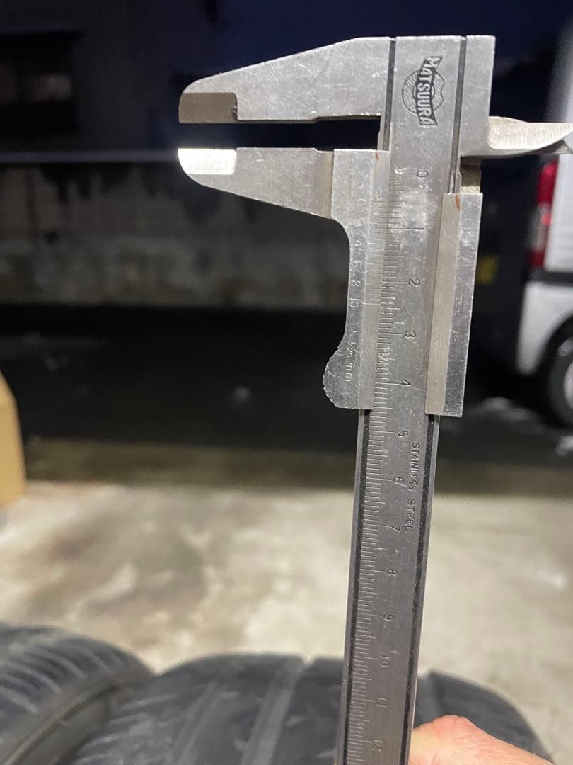 送料込み‼️MOMO 18インチサマータイヤ 225/40R18 4本セット