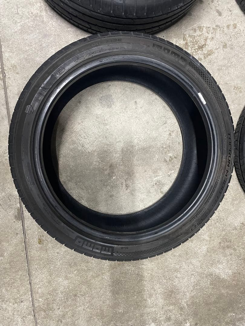 送料込み‼️MOMO 18インチサマータイヤ 225/40R18 4本セット