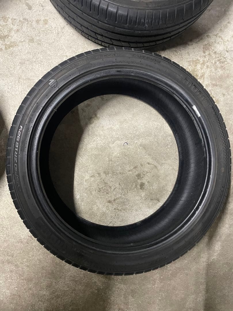 送料込み‼️MOMO 18インチサマータイヤ 225/40R18 4本セット