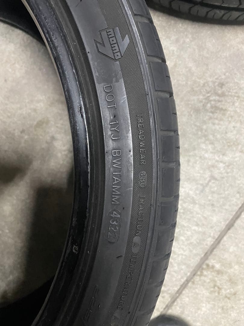 送料込み‼️MOMO 18インチサマータイヤ 225/40R18 4本セット